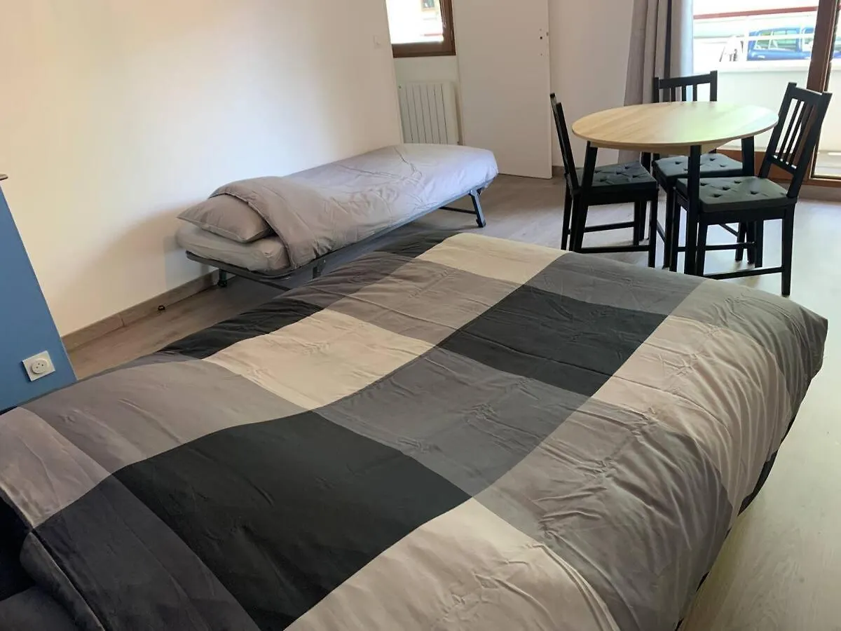 Apartament Appartement T1 Proche Aeroport Saint-Jacques-de-la-Lande