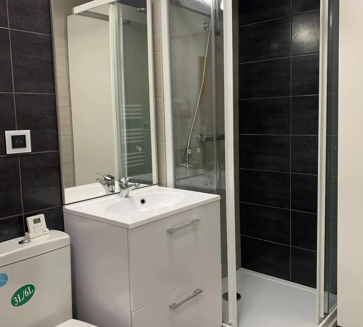 Apartament Appartement T1 Proche Aeroport Saint-Jacques-de-la-Lande